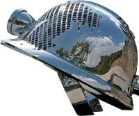 Каска - скульптура абстрактная скульптура из нержавеющей стали на заказ — Гвардейское  